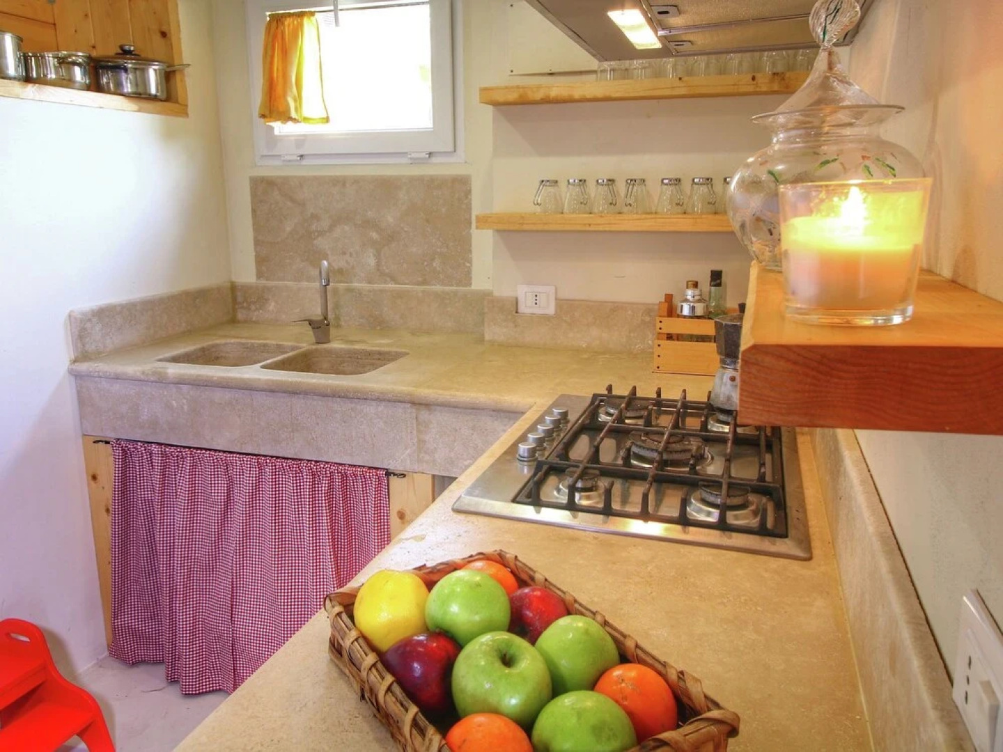 Luxurious Villa in Monte San Savino with Jacuzzi