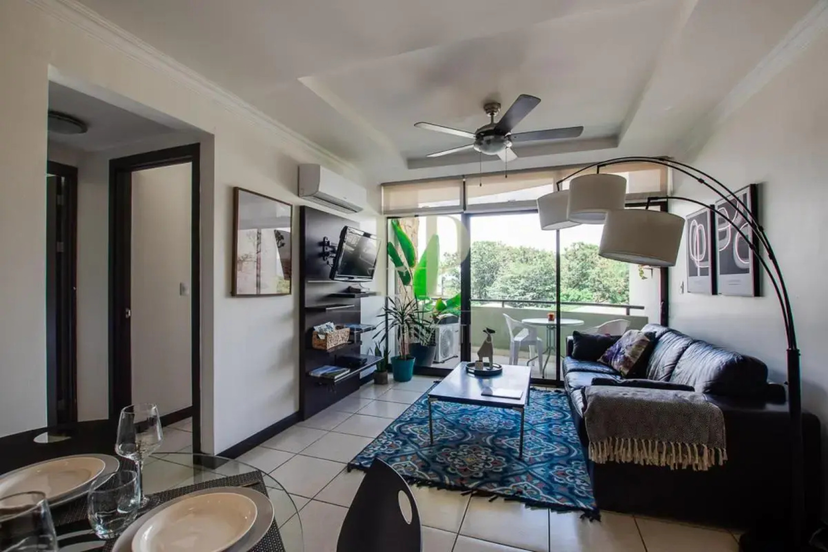 Modern 2 bed APT complex Pool,Tennis,Gym,FreeWiFi