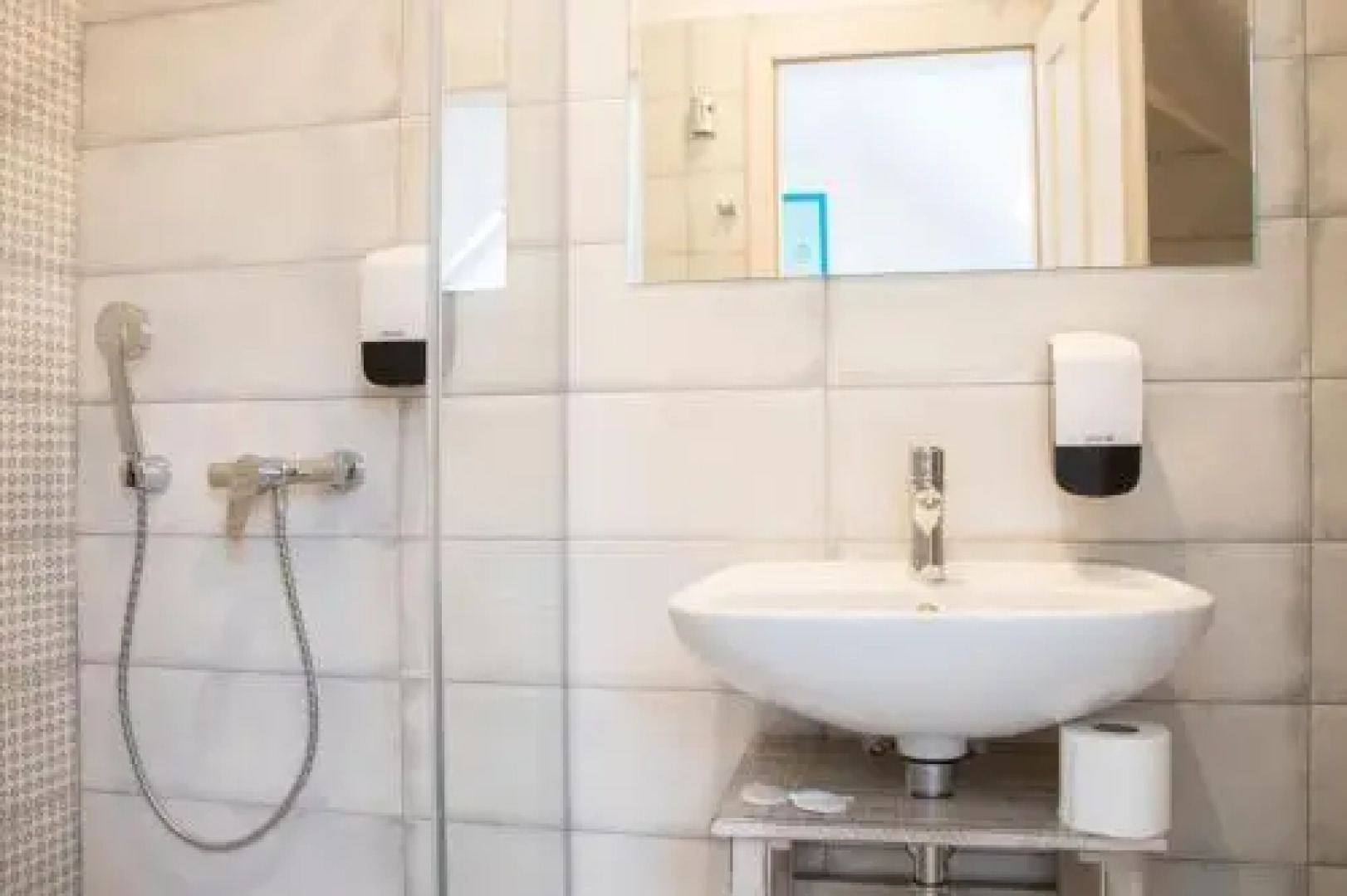 Fészek -Étel és Hotel-