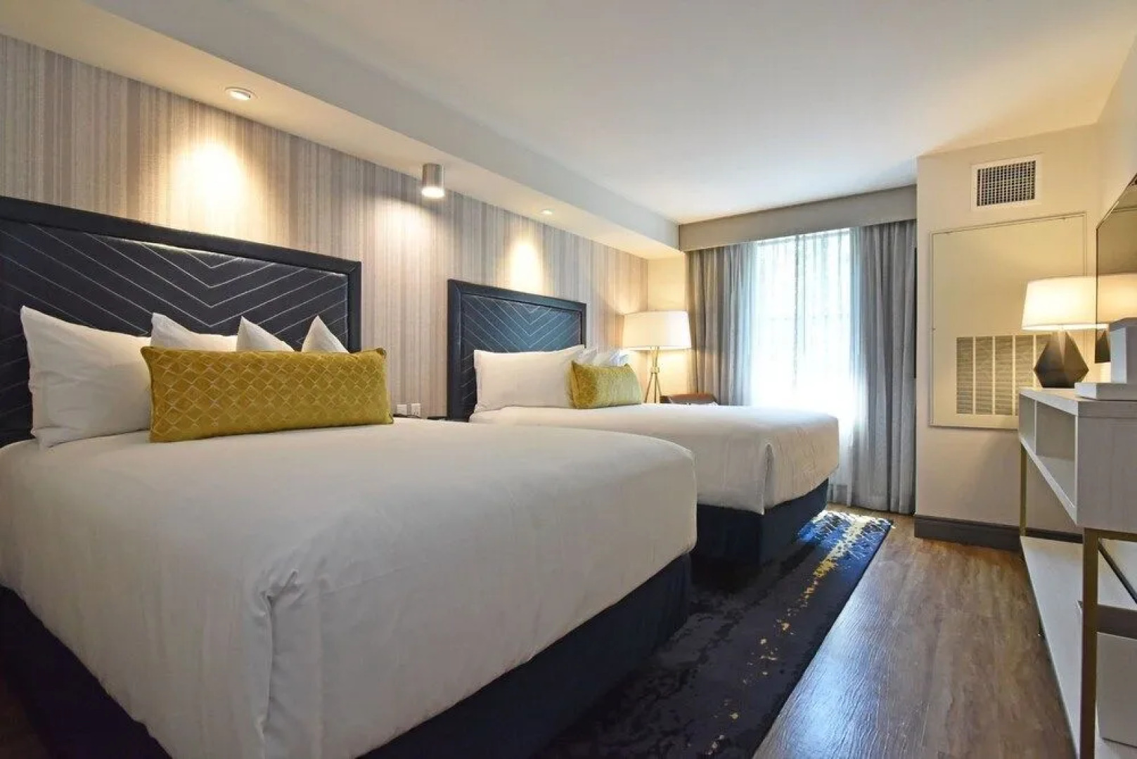 Tiverton Casino Hotel