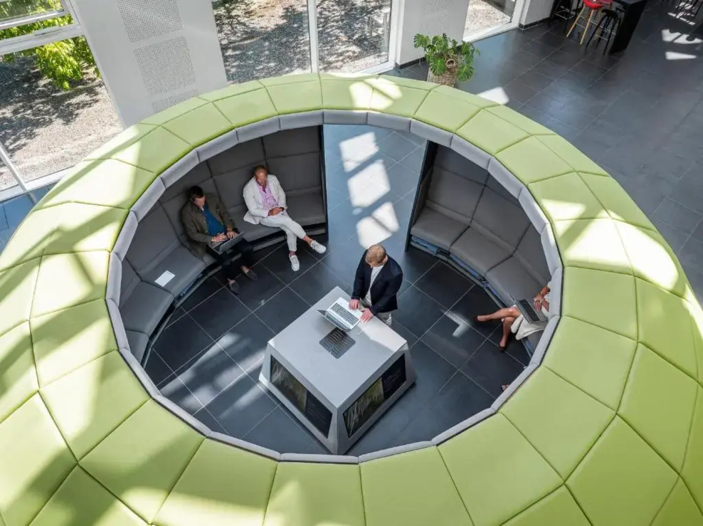 Restaurant Green Solution House