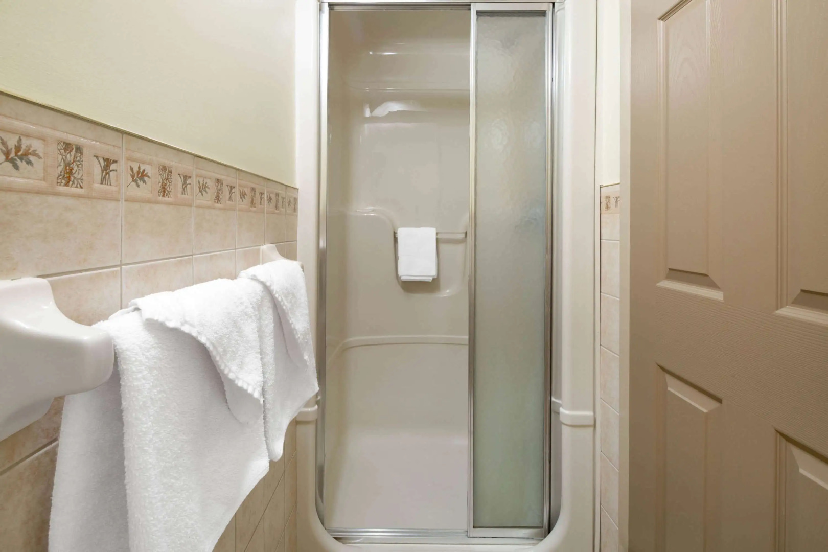 Super 8 by Wyndham Niagara Falls by the Falls