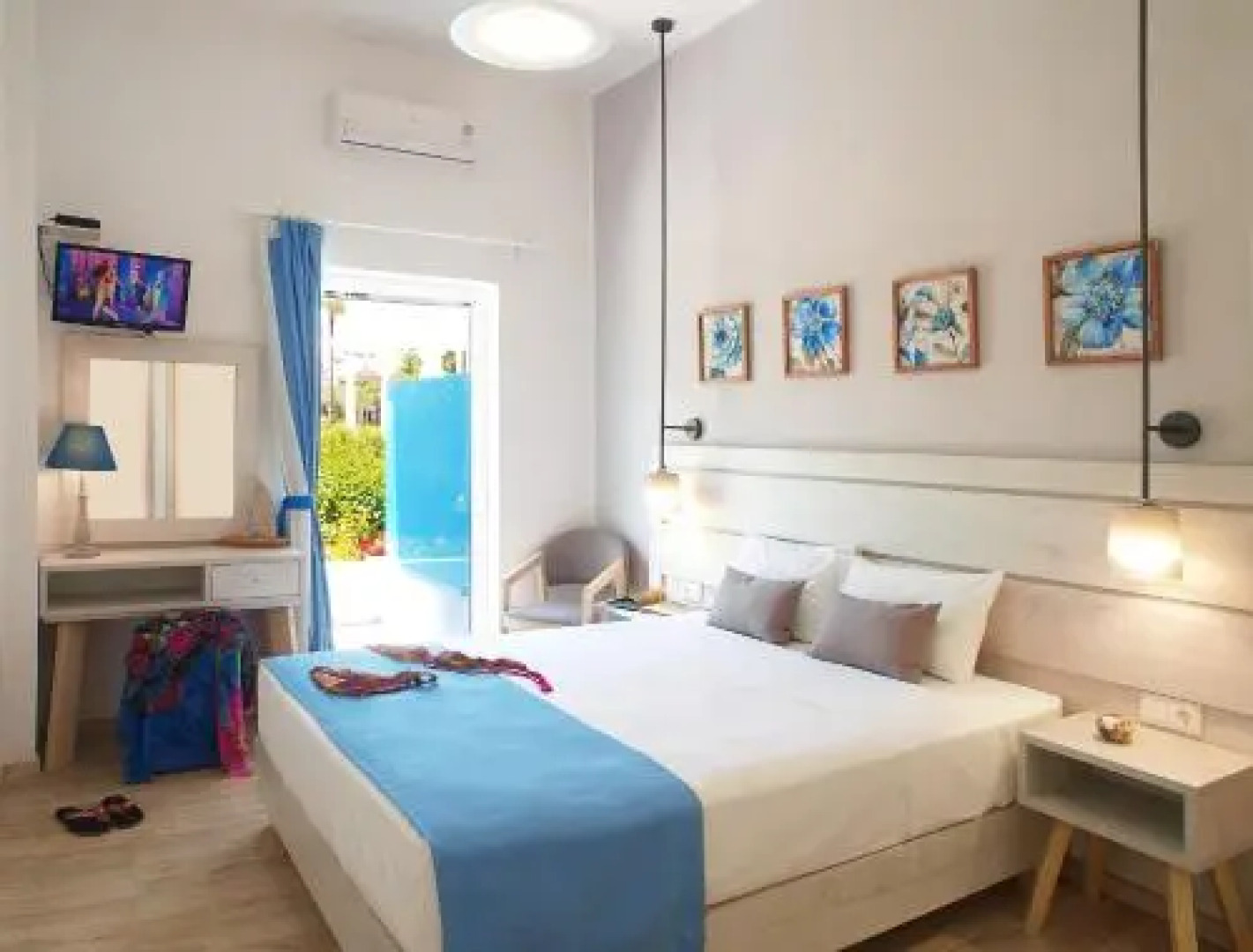 Almiris Seaside Apartments