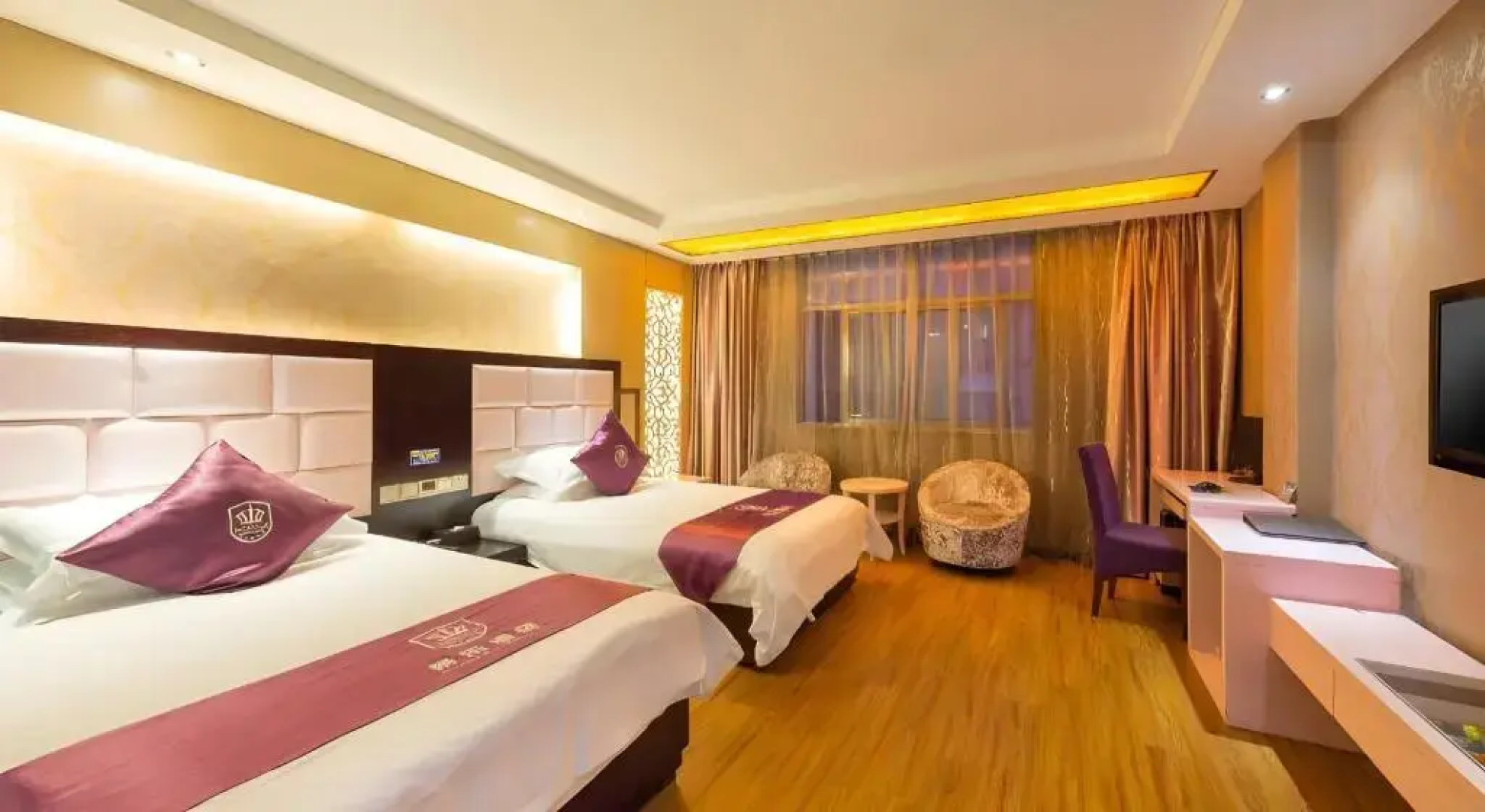 Rong Le Business Hotel