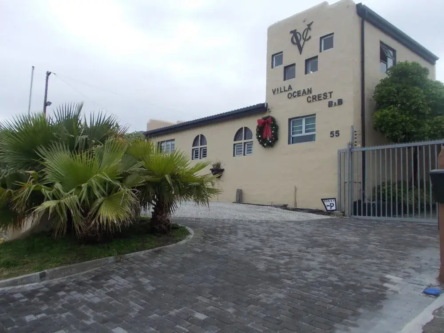 Villa Ocean Crest Guesthouse and B&B