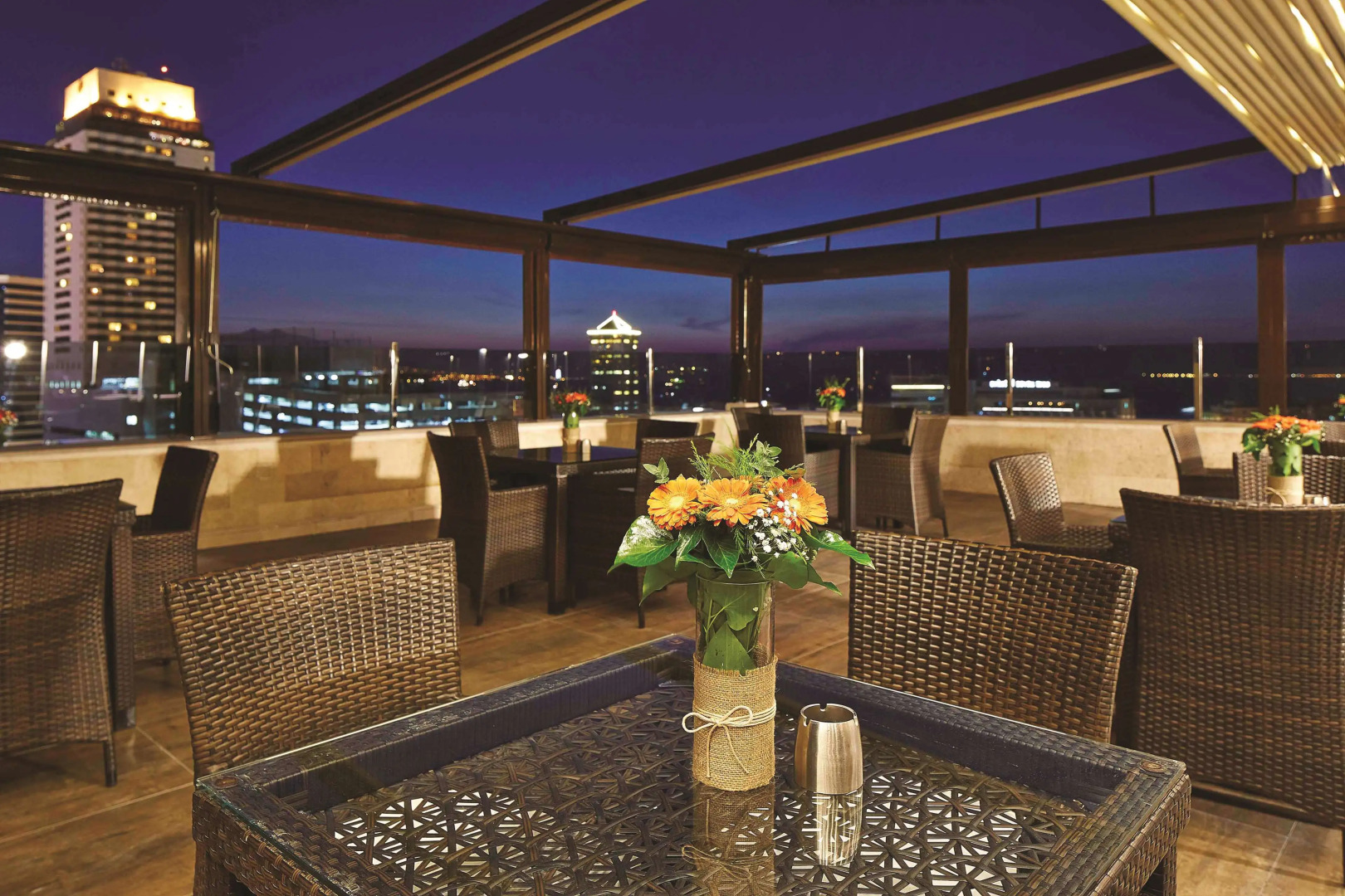 Doubletree By Hilton Hotel Izmir - Alsancak