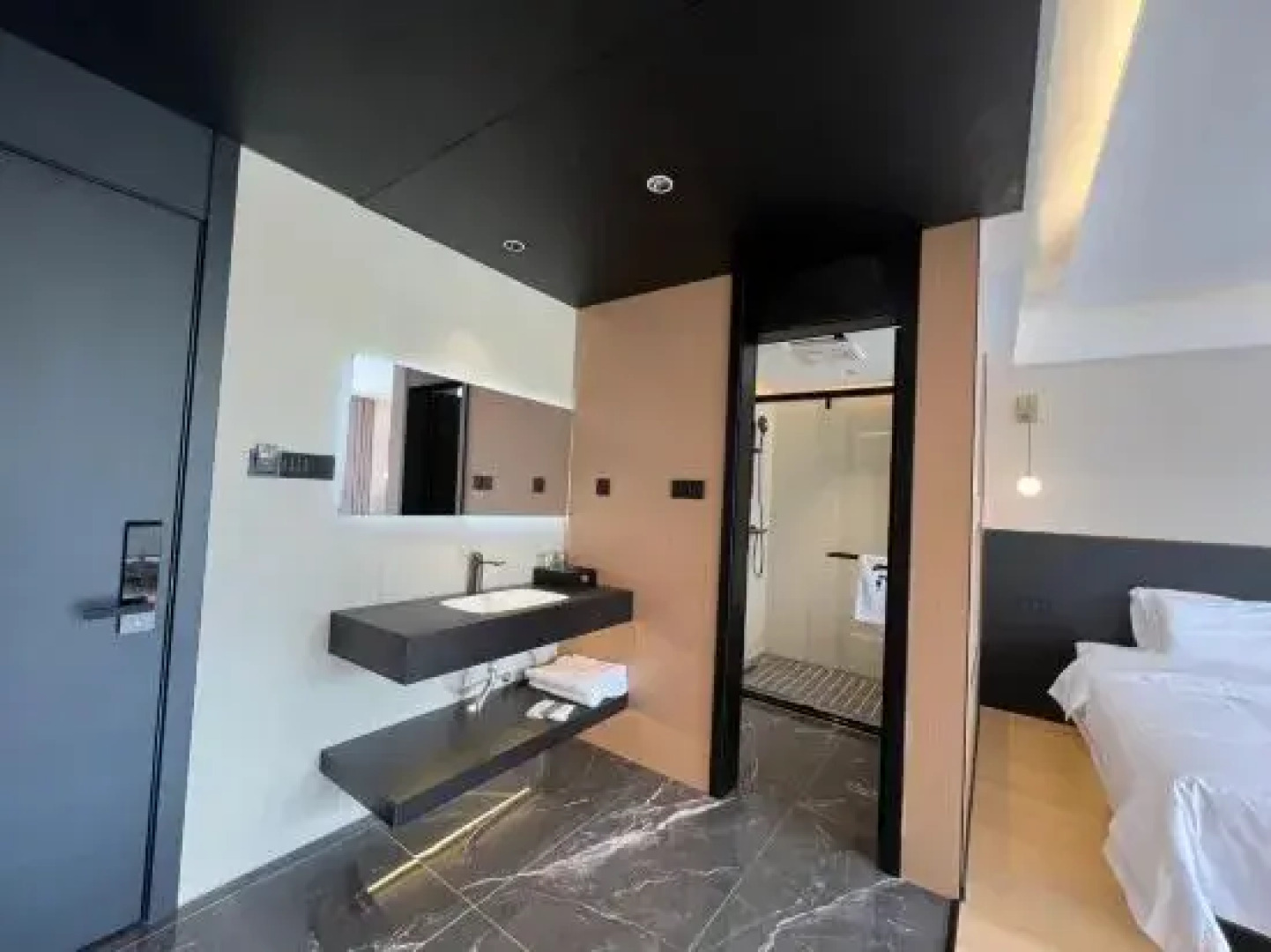 Shangri Boutique Hotel