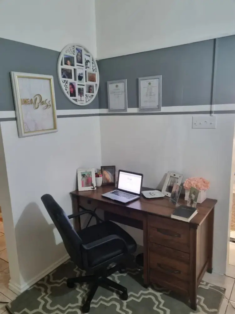 Csompo Empire one bedroom apt