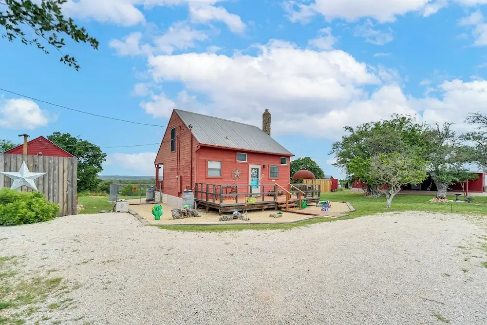 Pet-friendly Fredericksburg Cabin w/ Hot Tub!
