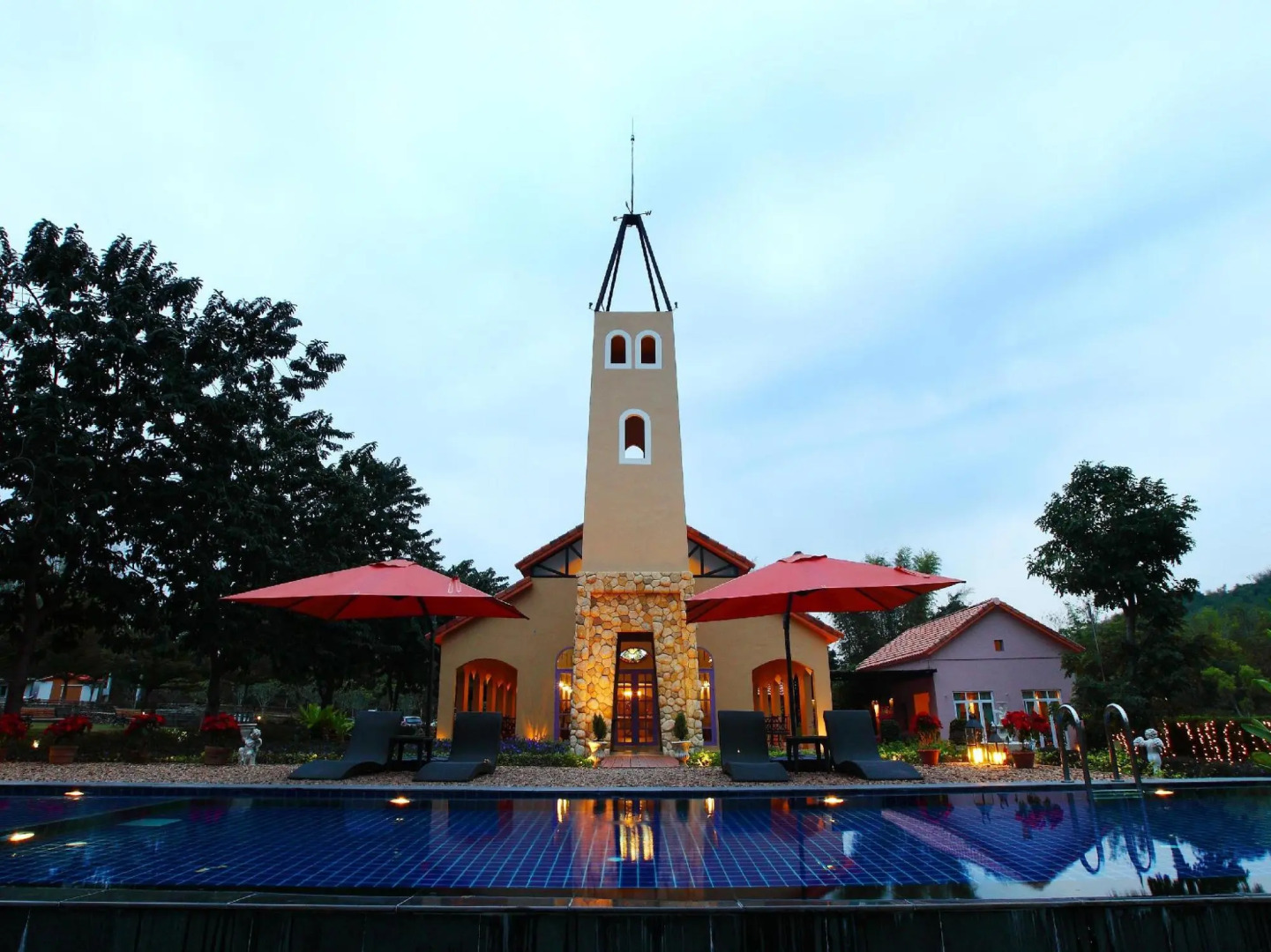 La Provence Suan Phung Hotel