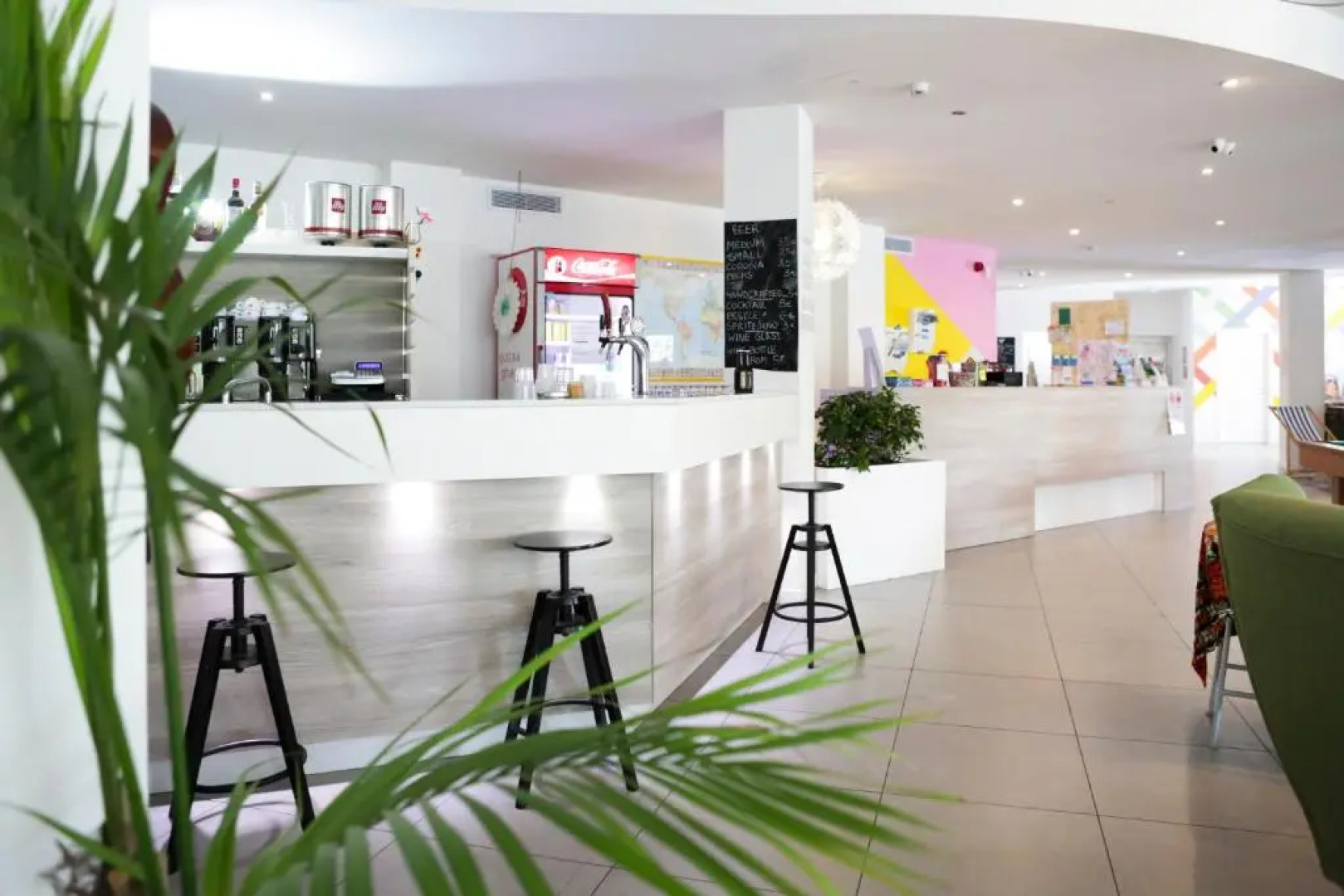 Meet Gardalake Hostel