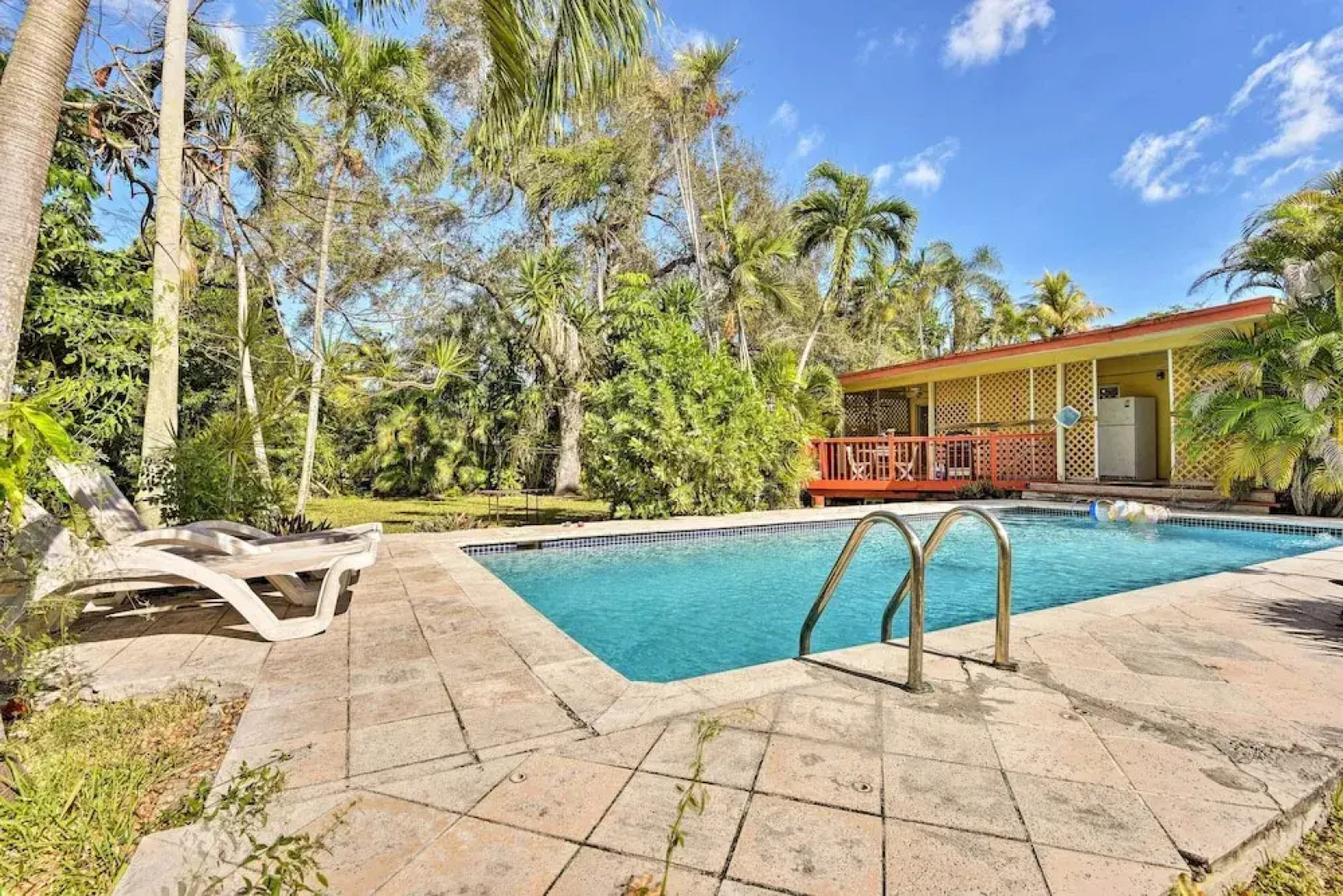 Quaint Central Miami Bungalow: 10 Mi to Mid-beach!