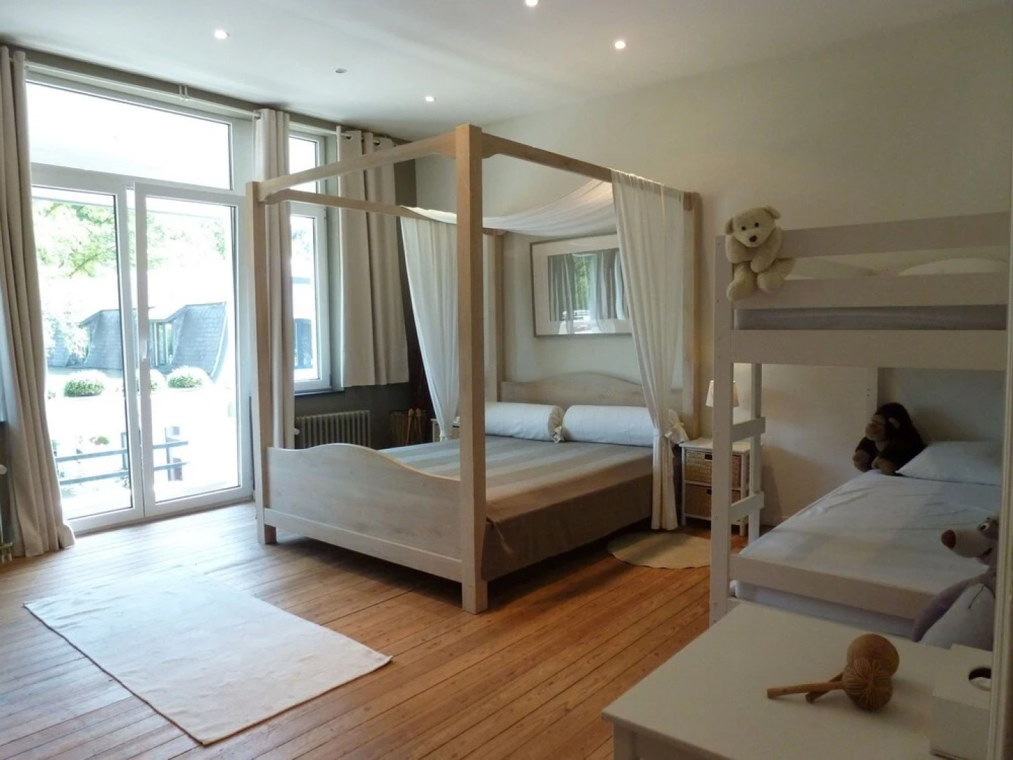 Luxury Mansion in Hastiere-par-Dela with Swimming Pool