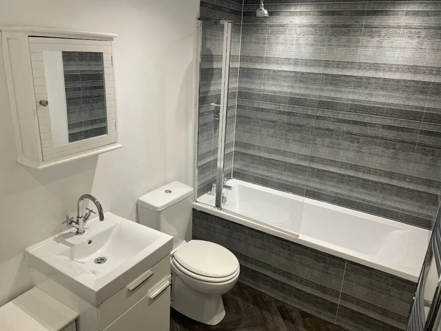 Beach House Courtyard 1 bed