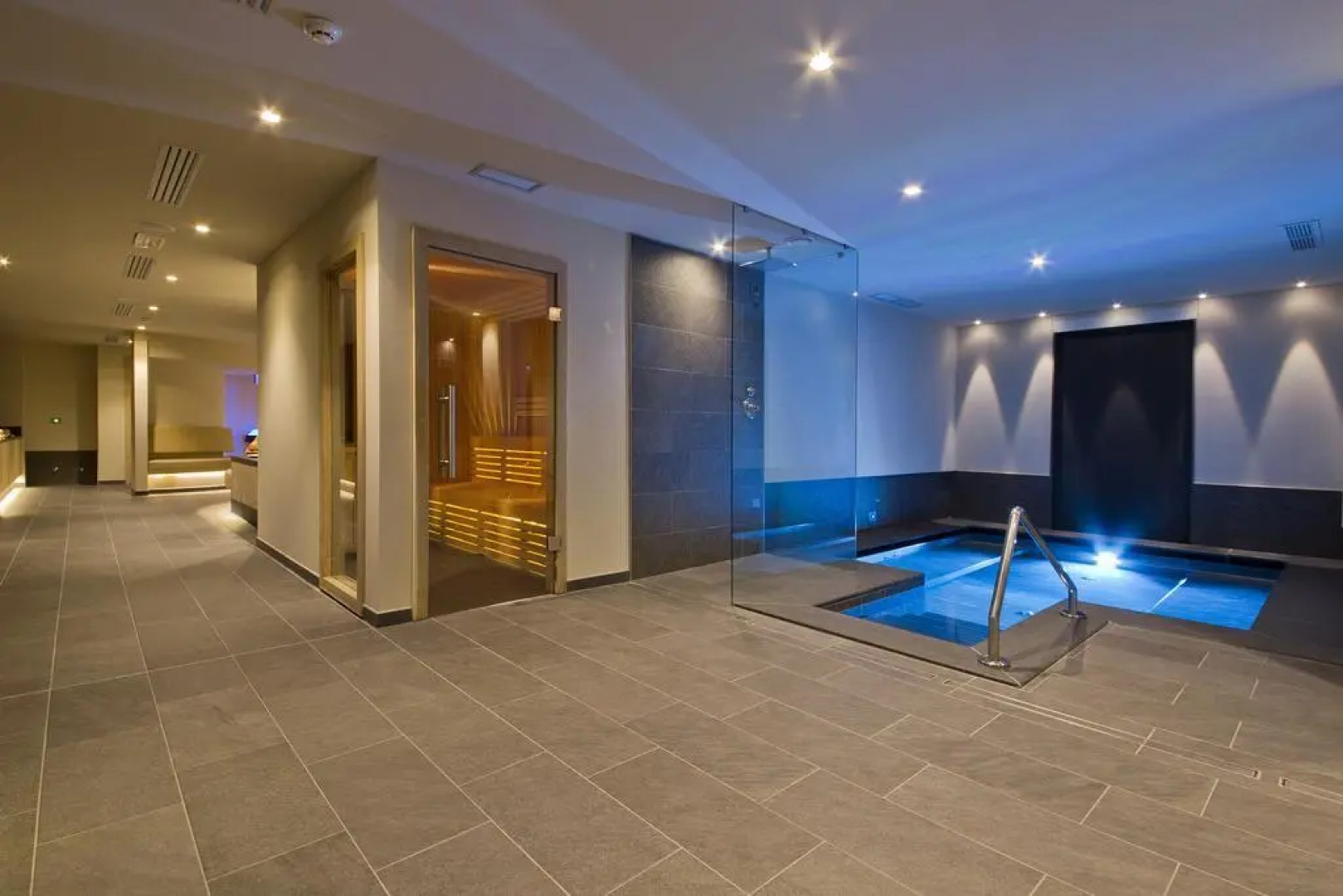 Design And Suite Hotel Ciarnadoi