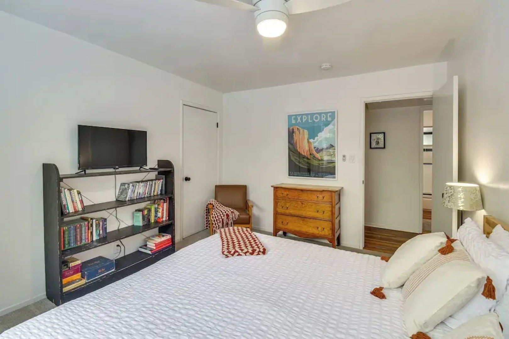 Cozy Retreat w/ Deck ~ 2 Mi to Pinecrest Lake!