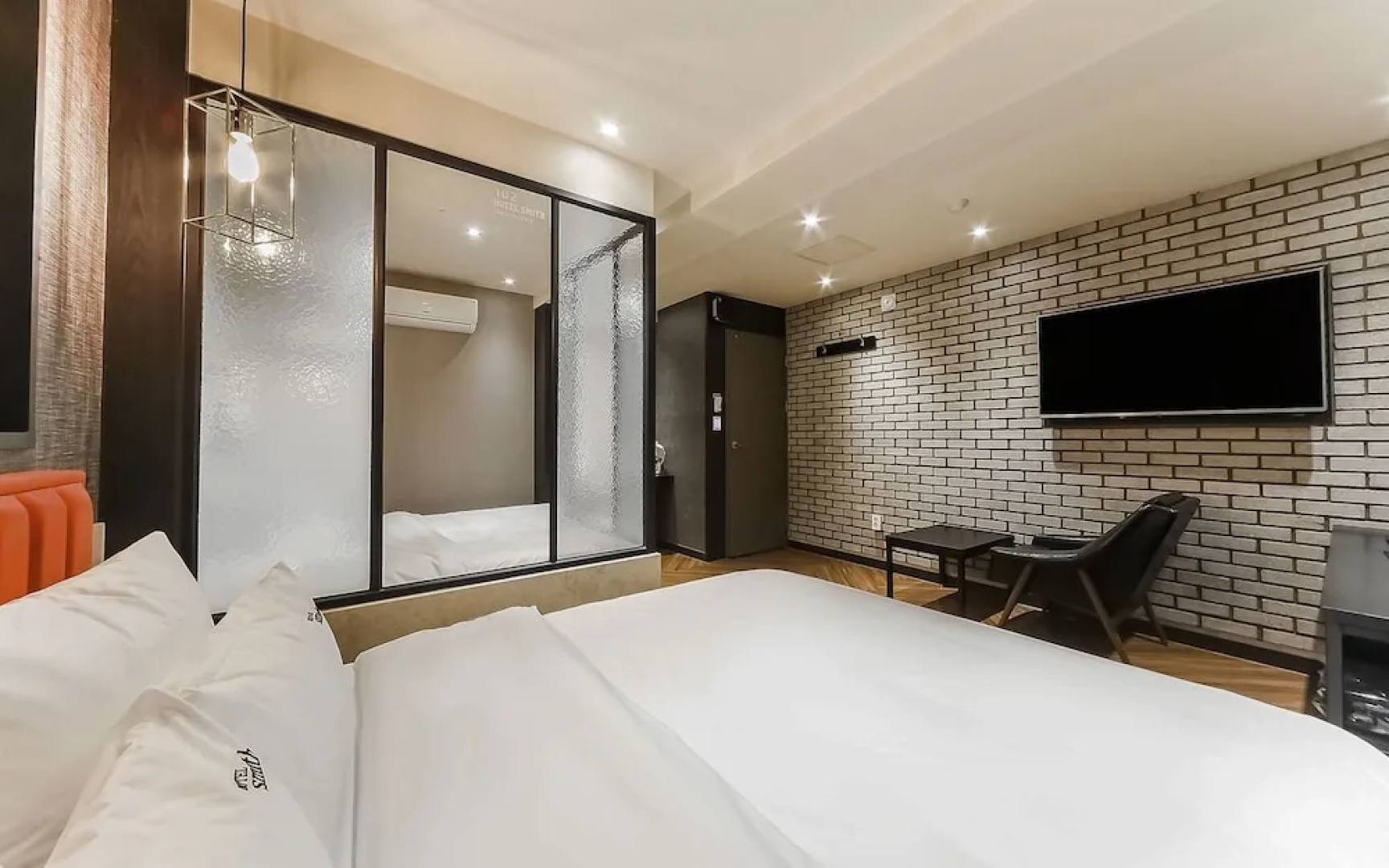 September Hotel