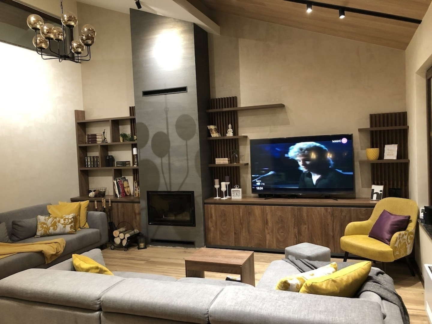 Luxurious Sunset Villa with Pool