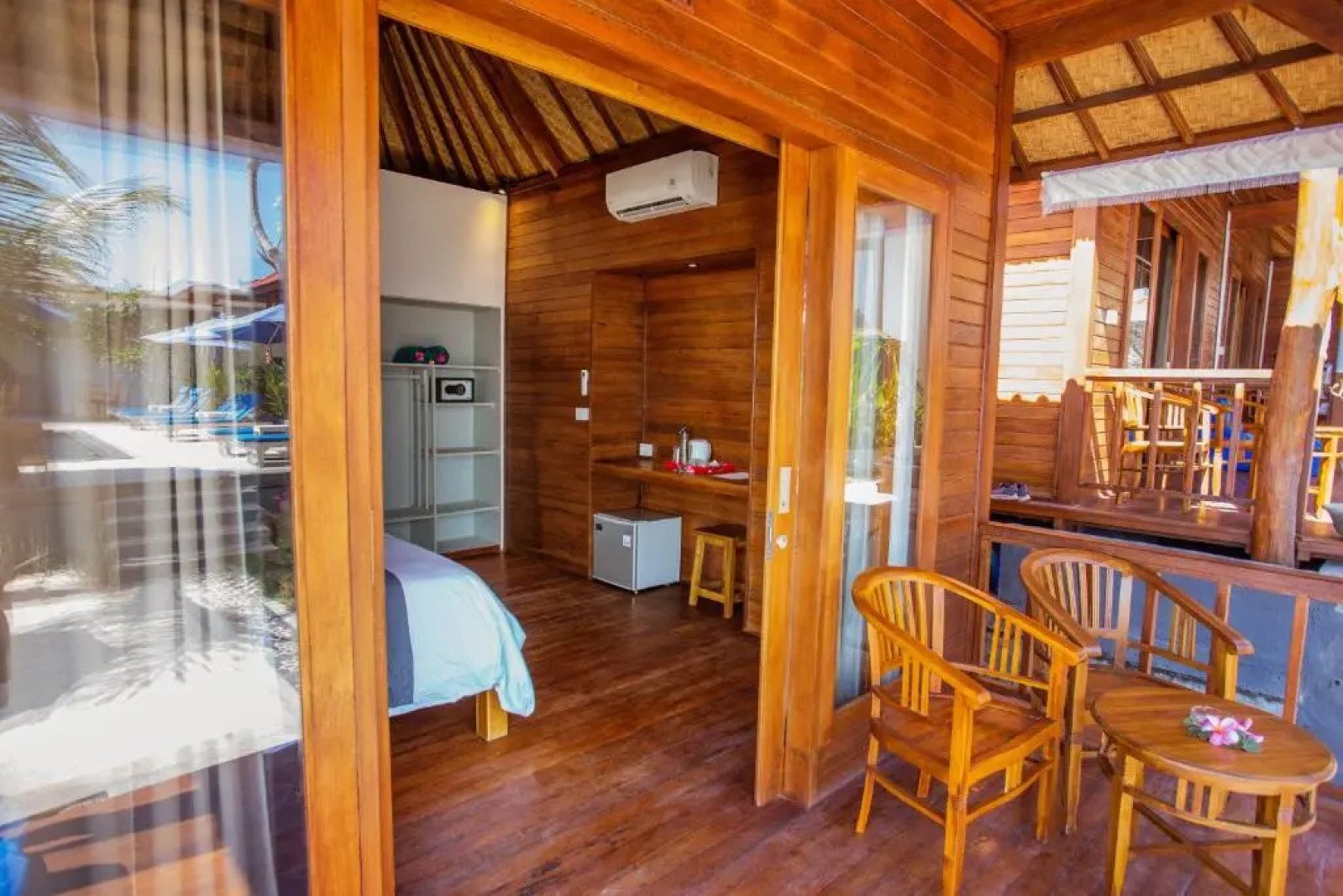 Nusa Veranda Sunset Villas & Restaurant