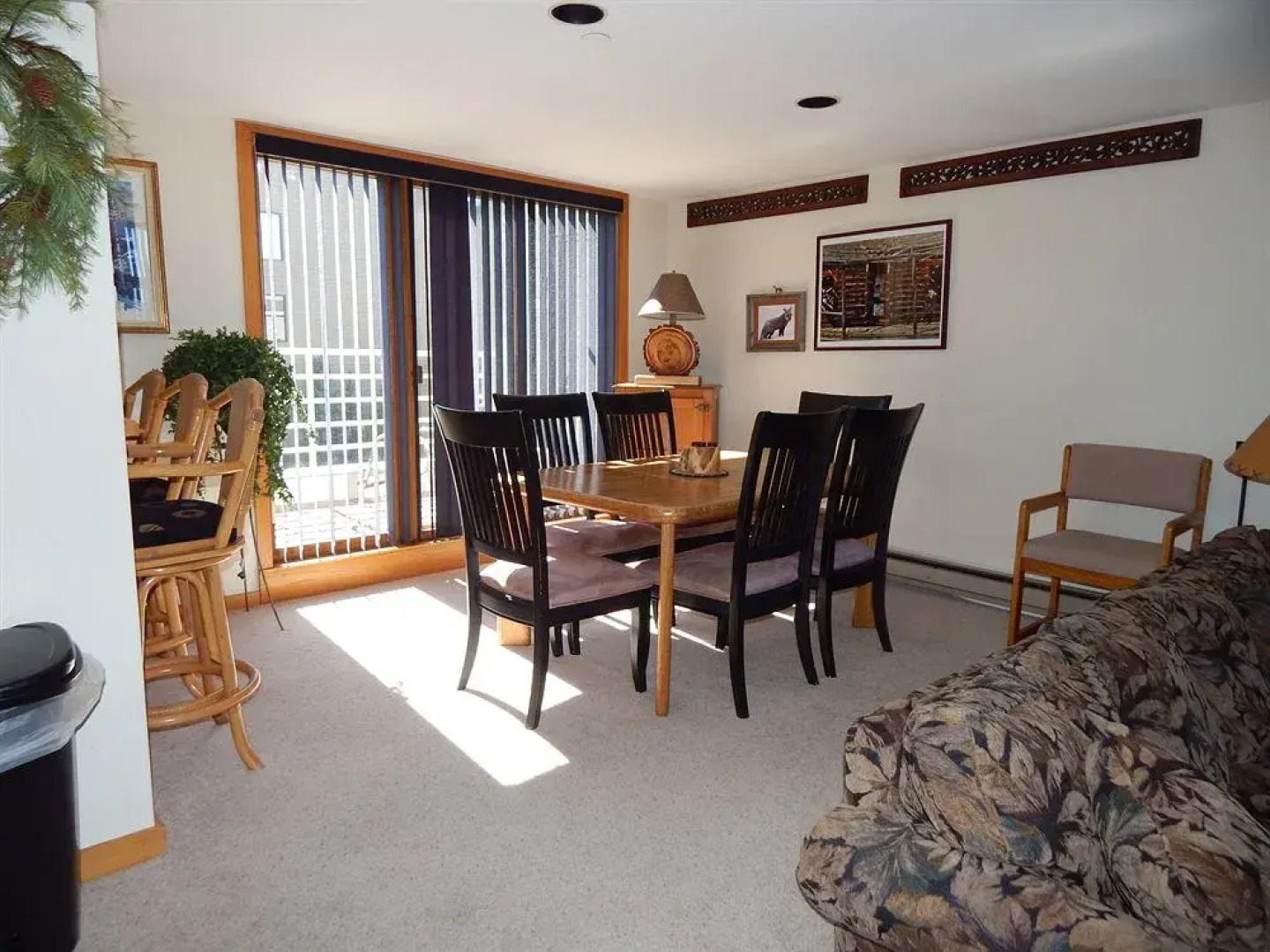 Crestview Condominium's