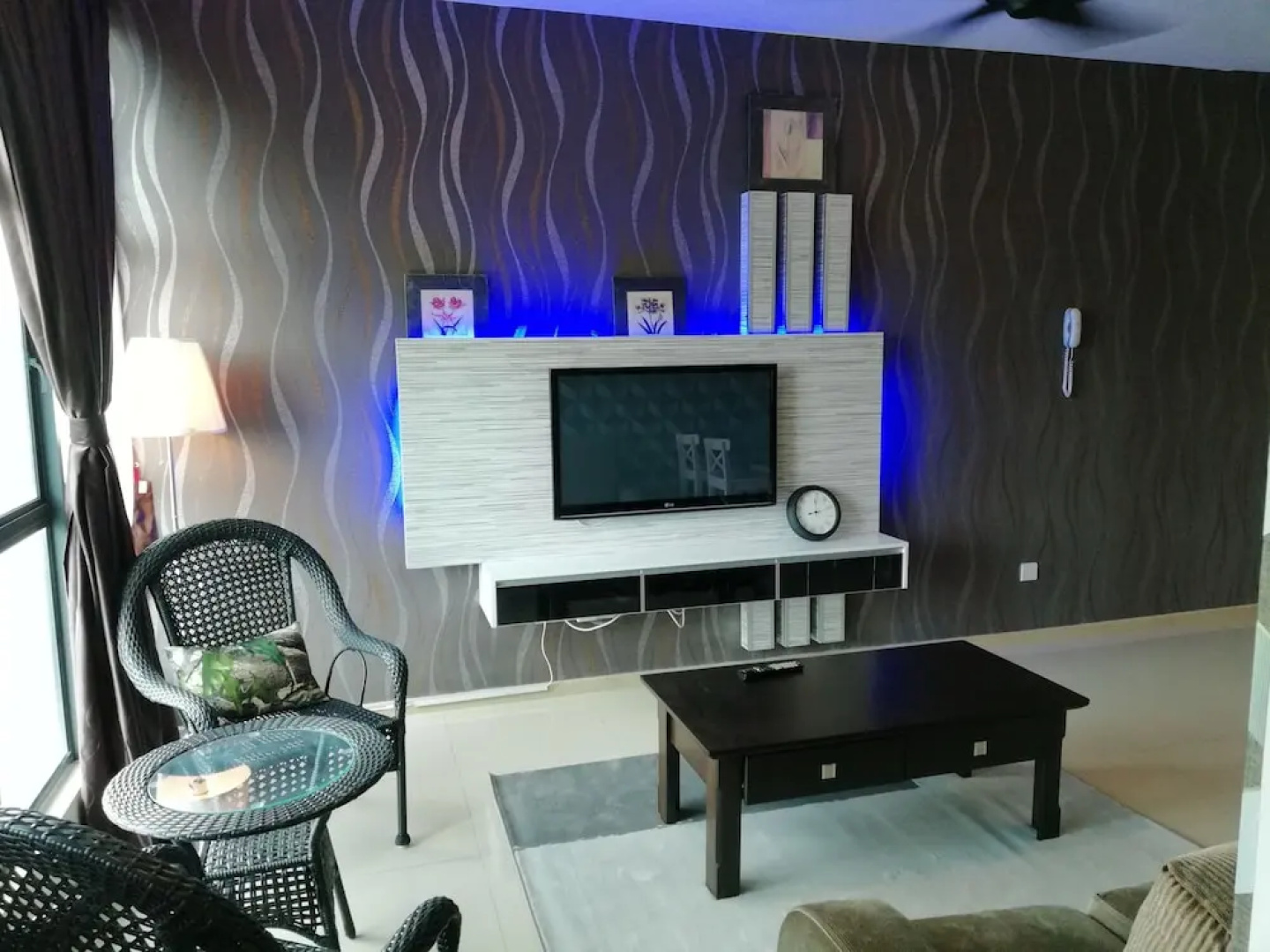 Lawang Suite 1 Bedroom Corner Apartment