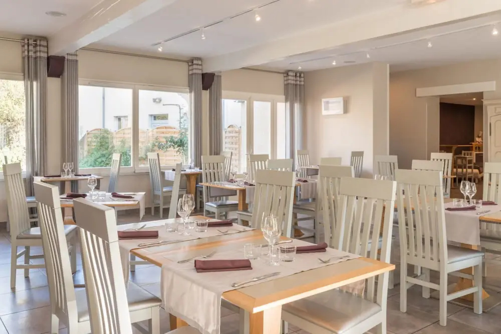 Le Réverbère - La Cuisinerie - L'Hôtellerie