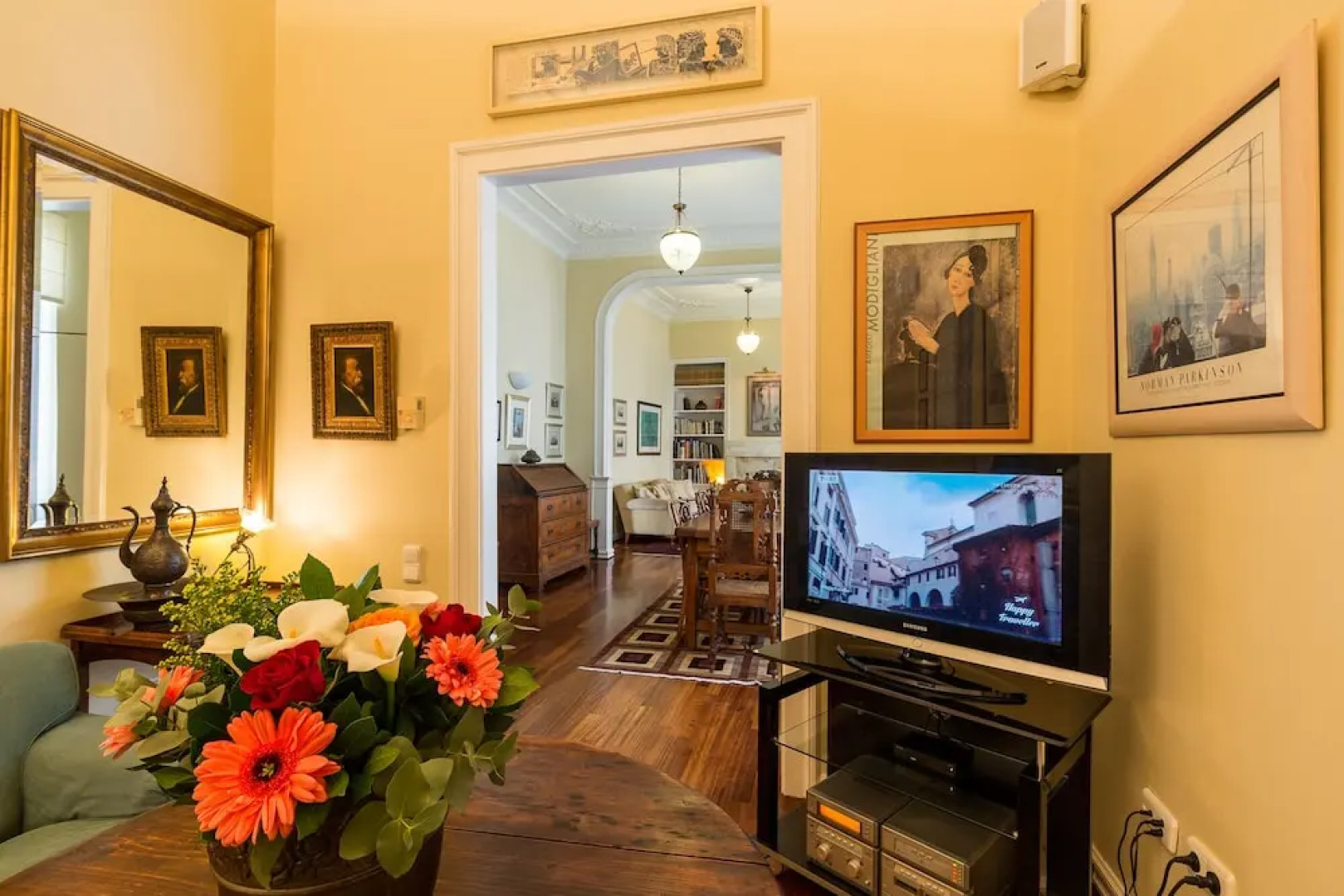 Neoclassical res w/ Acropolis View