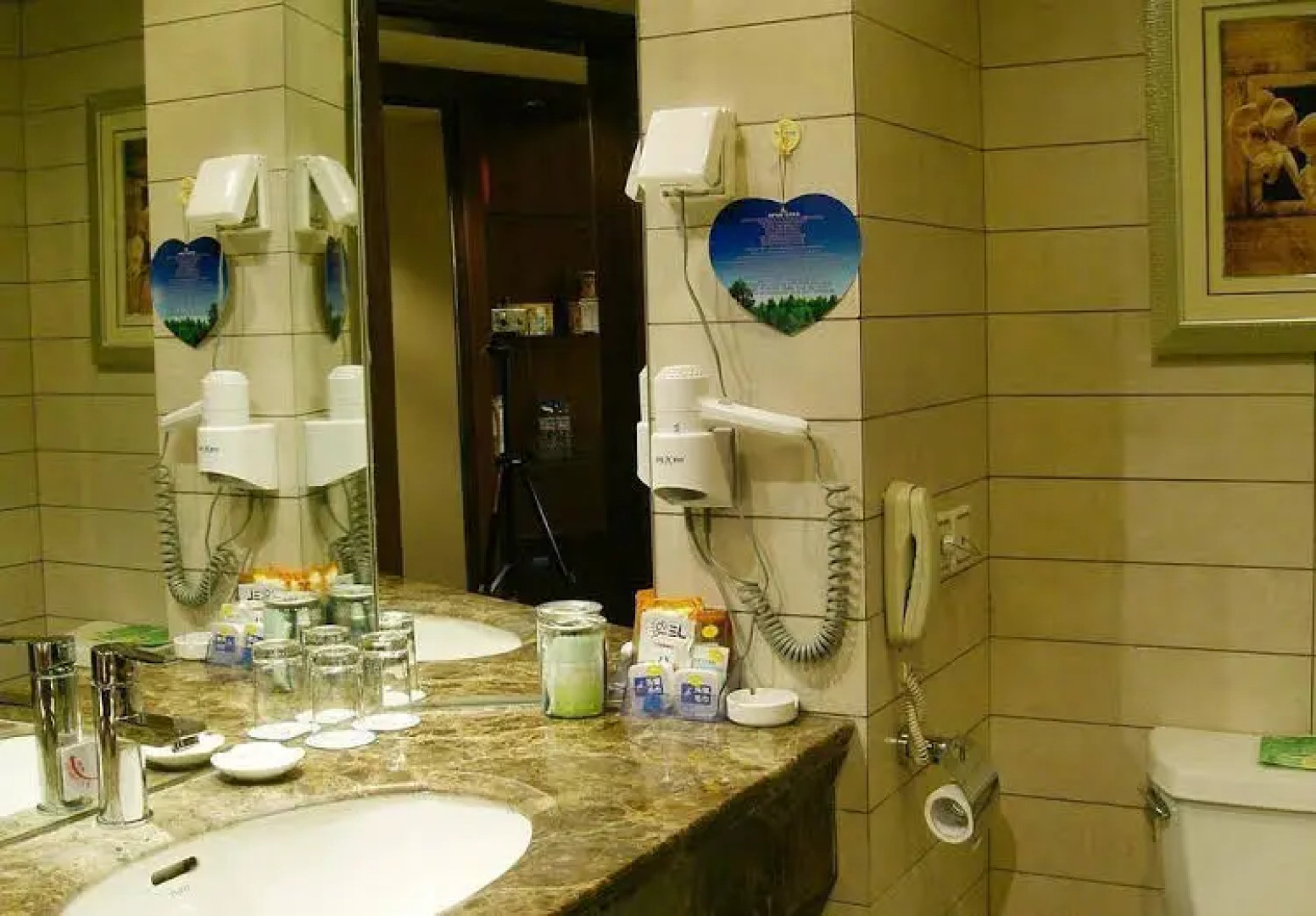 Red Crowned Crane Hotel