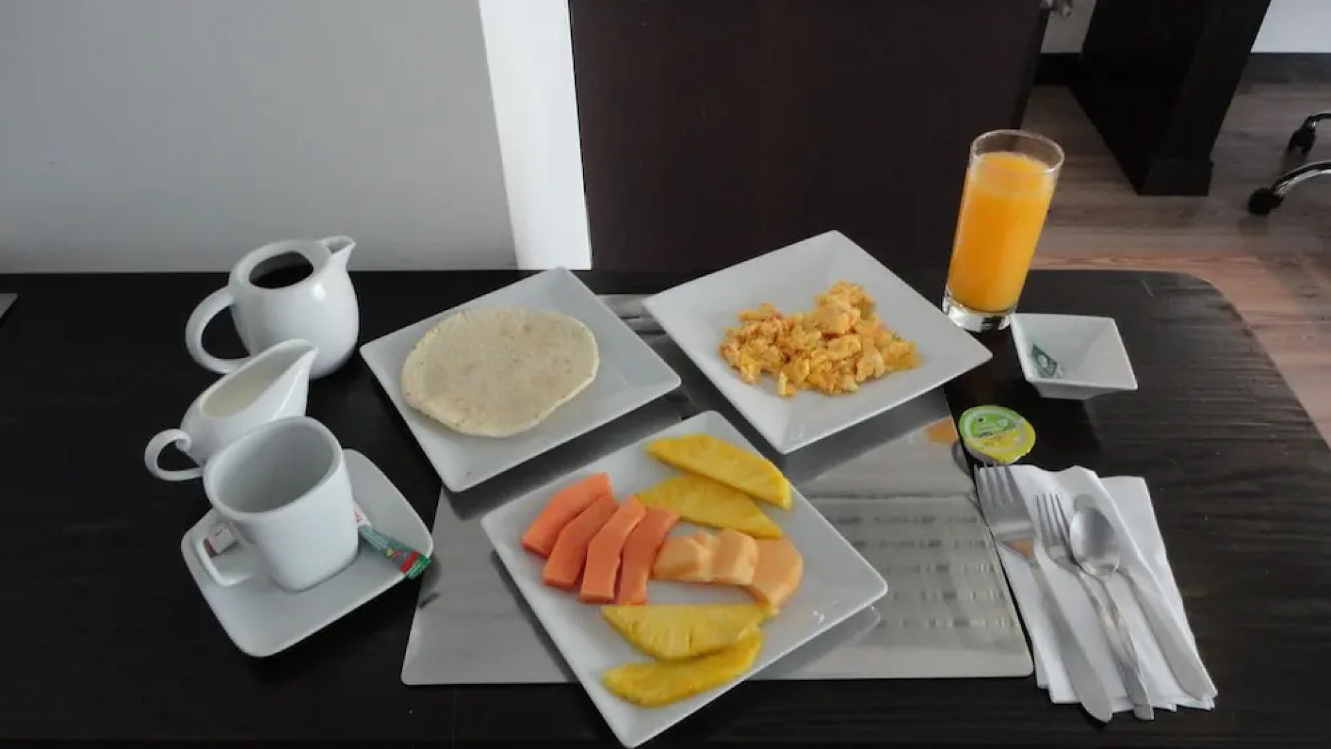 Hábitat Suites Hotel