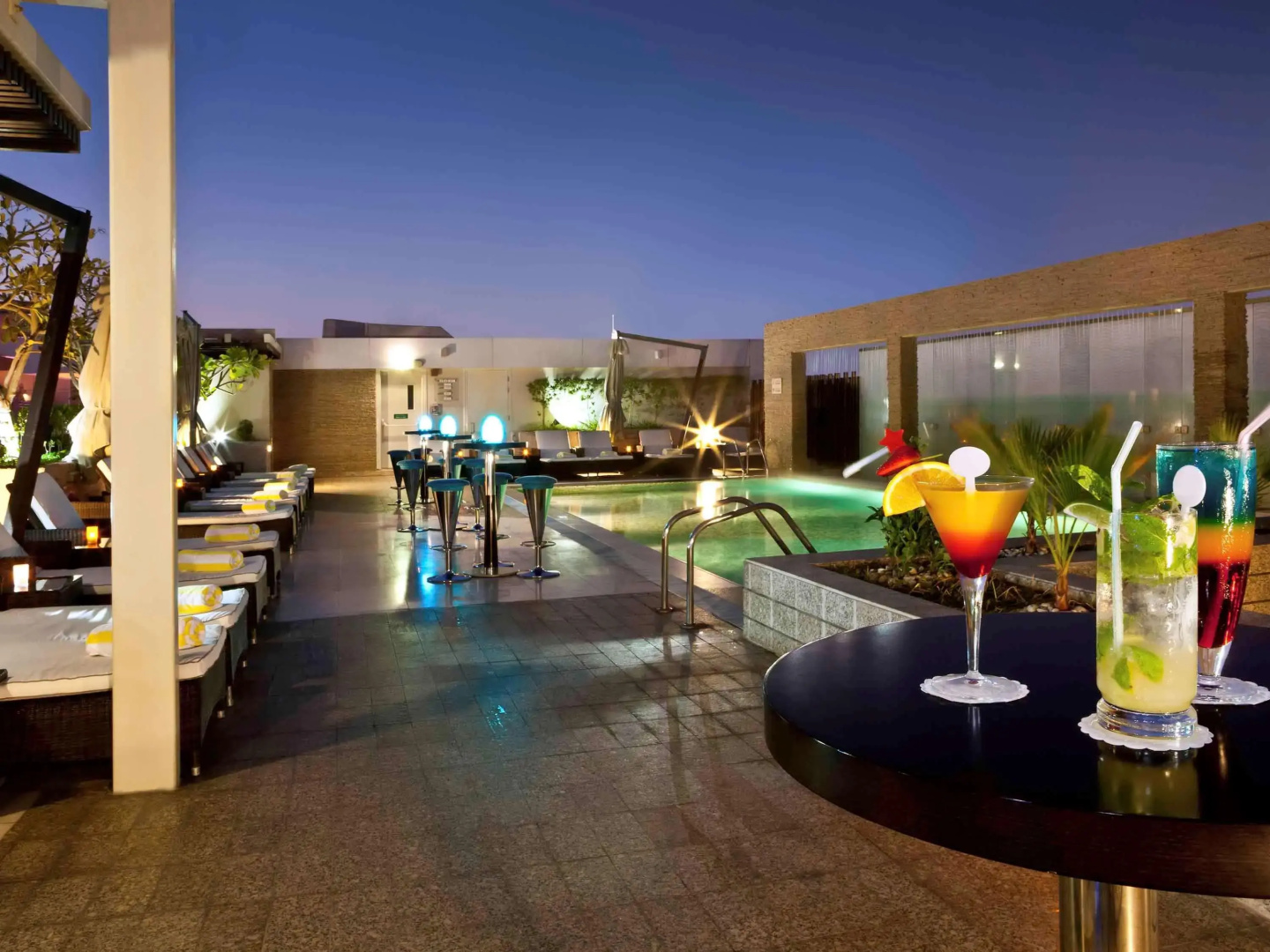 Отель Novotel Suites Mall Avenue Dubai