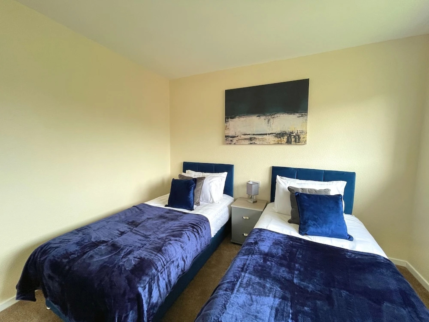 6 Person Spacious Home with Garden