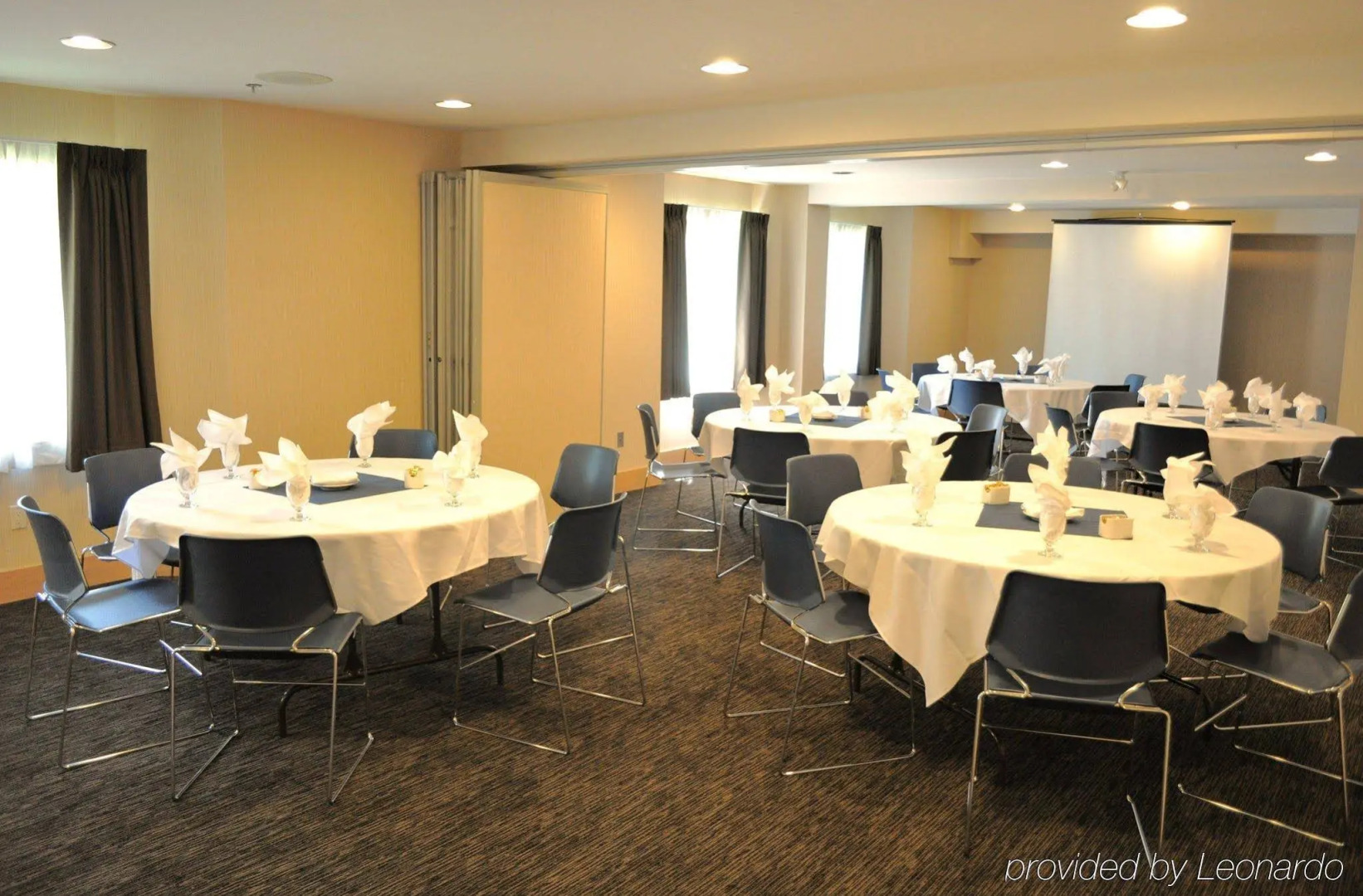 Holiday Inn Express & Suites Langley by IHG