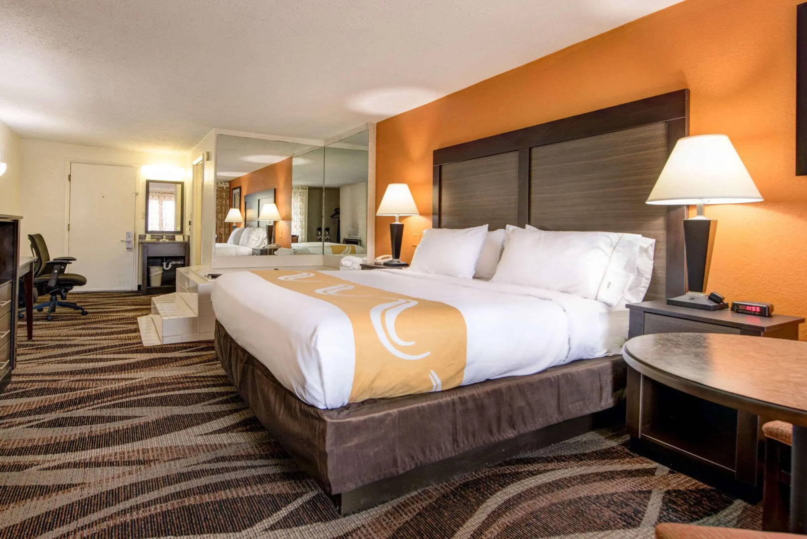 Quality Inn Creekside - Downtown Gatlinburg