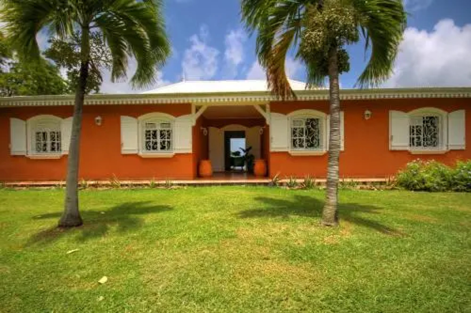 Villa avec piscine et vue mer (MQRO08)