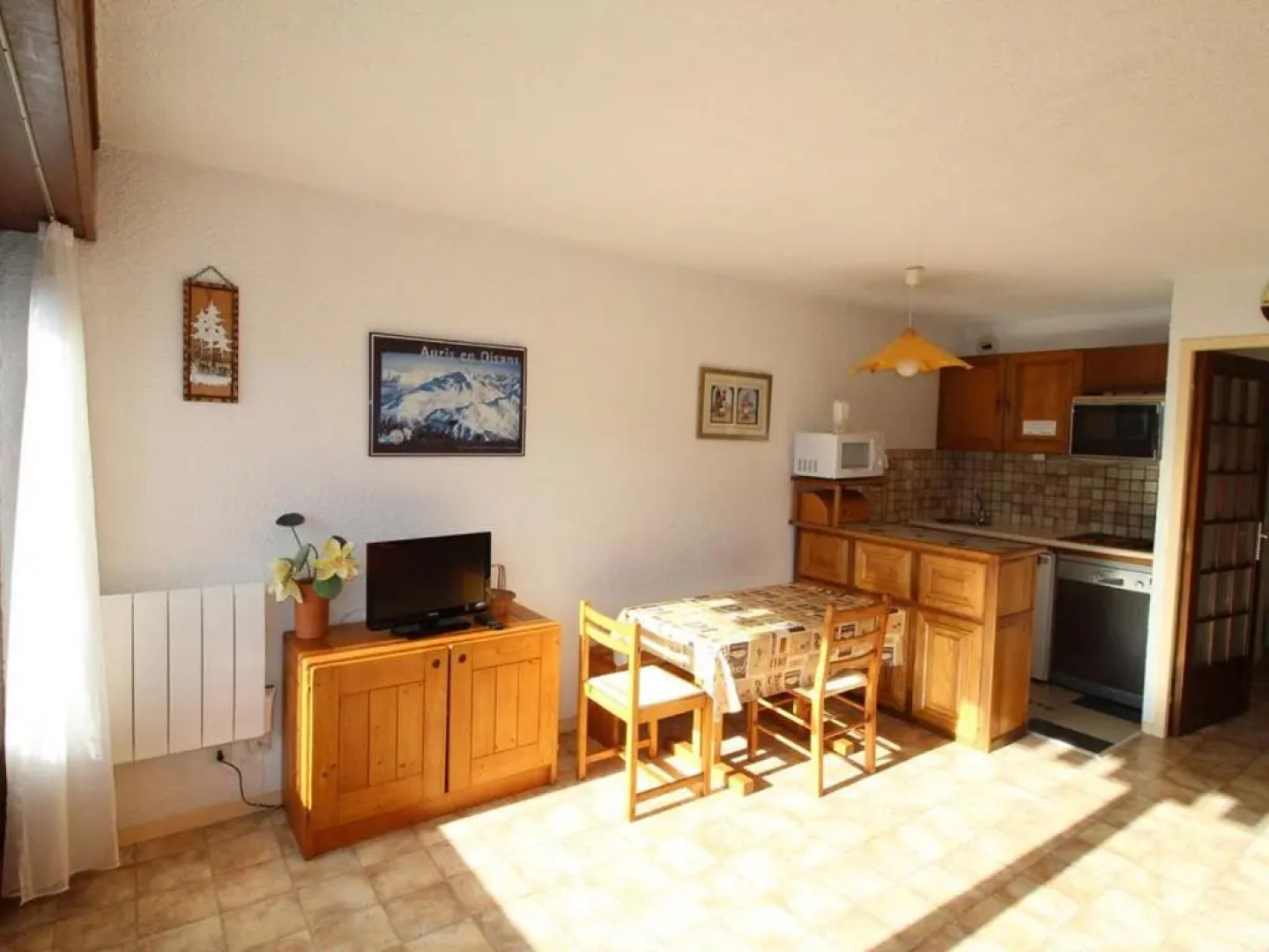 Appartement Auris, 1 pièce, 4 personnes - FR-1-297-31