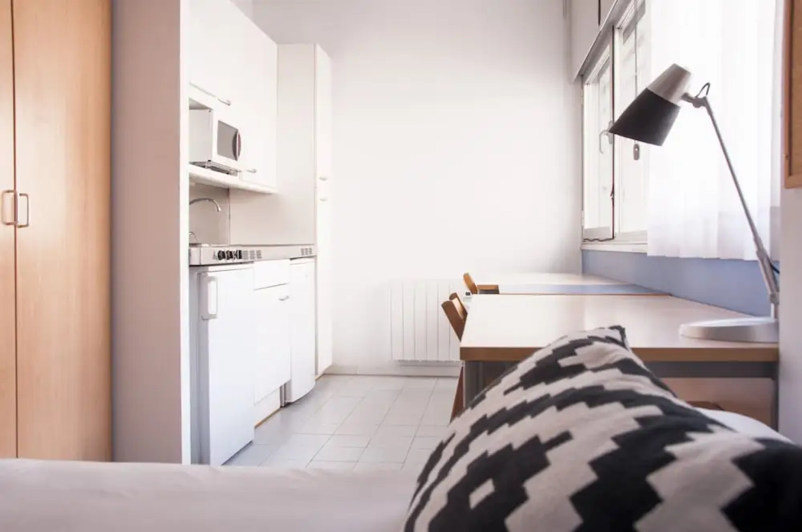 Residencia Universitaria Resa Tomás Alfaro Fournier - Centro Adscrito a REAJ - Campus Accomodation