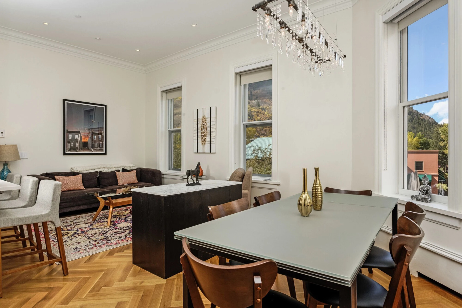 Independence Square Lodge by Frias