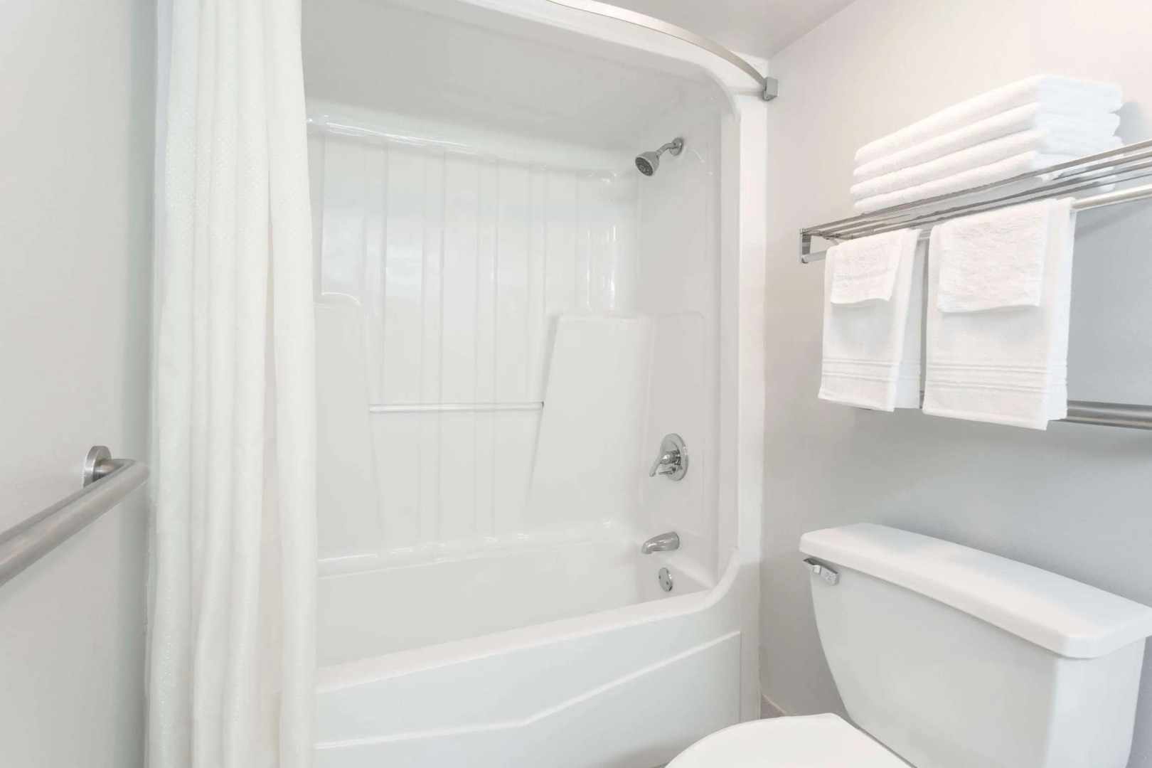 Super 8 by Wyndham Adel GA I-75