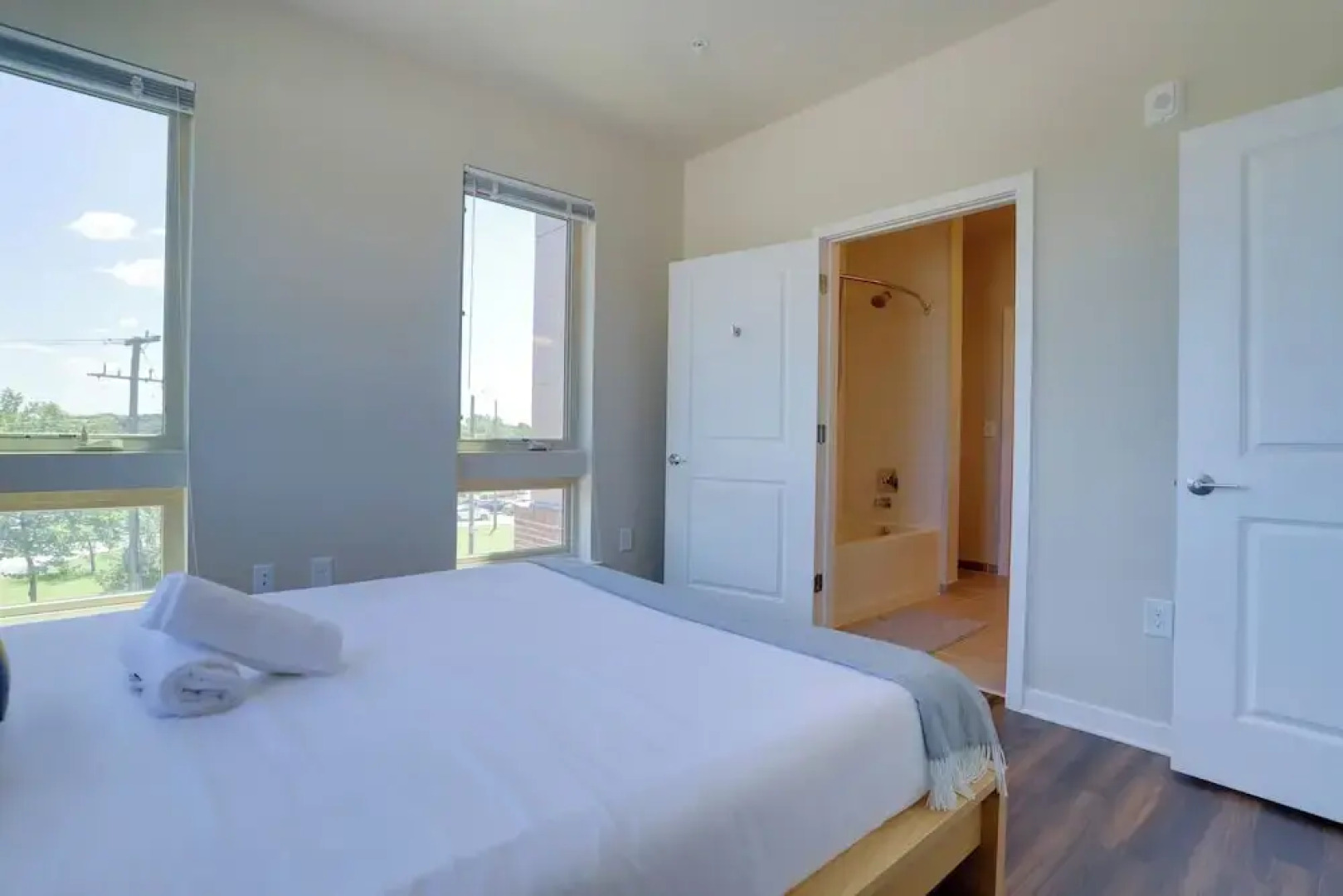 Spacious Apartment in Alexandria