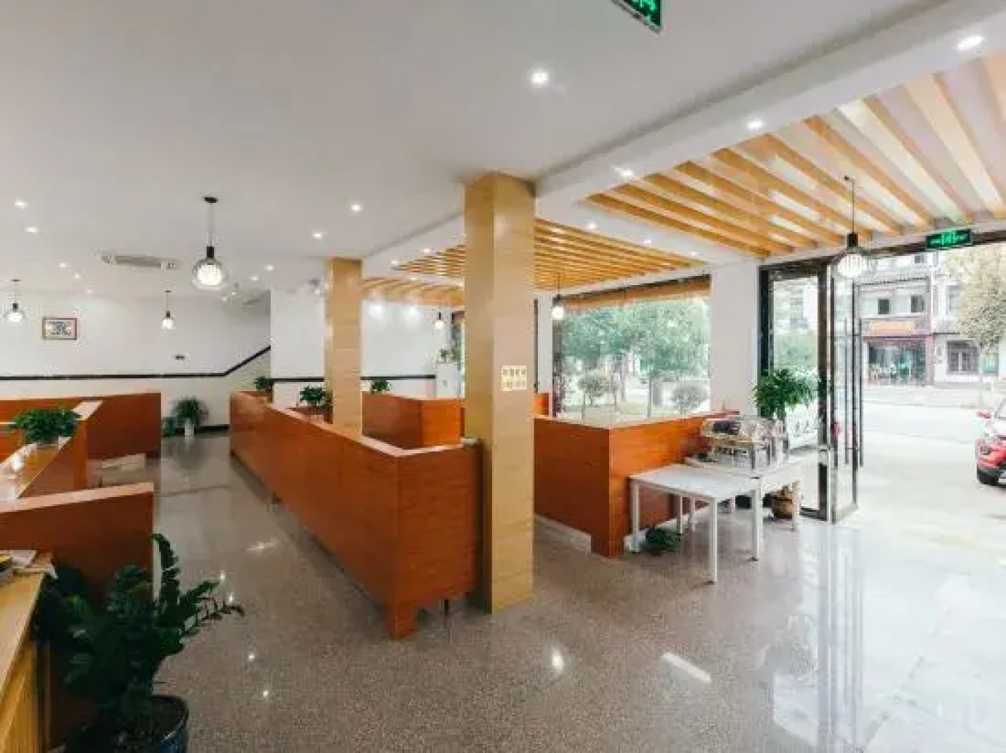 Sizhilian Homestay (Wuzhen Xizha Scenic Area)