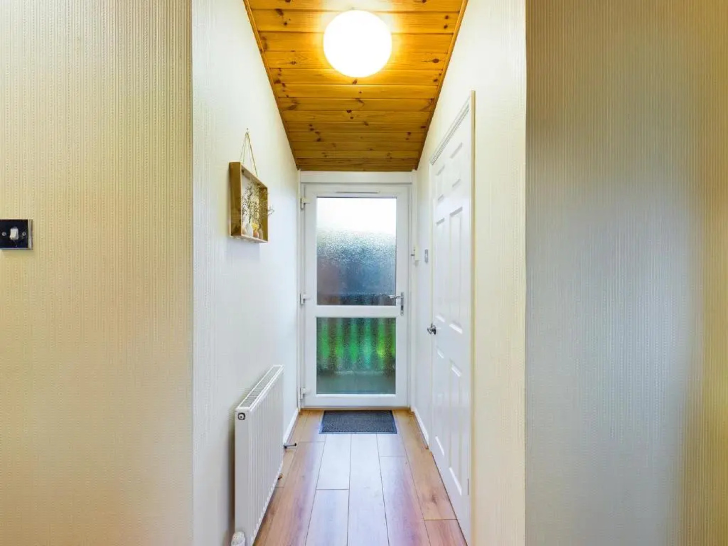 3 Bedroom Lakeview Lodge - Ensuite & Balcony Deck