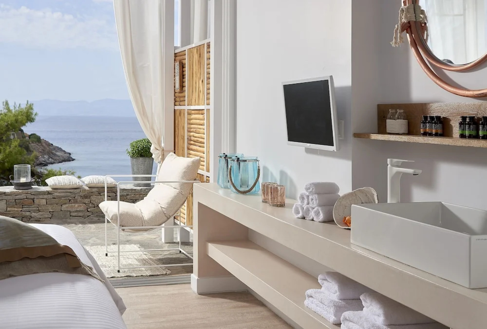 Canal Suites