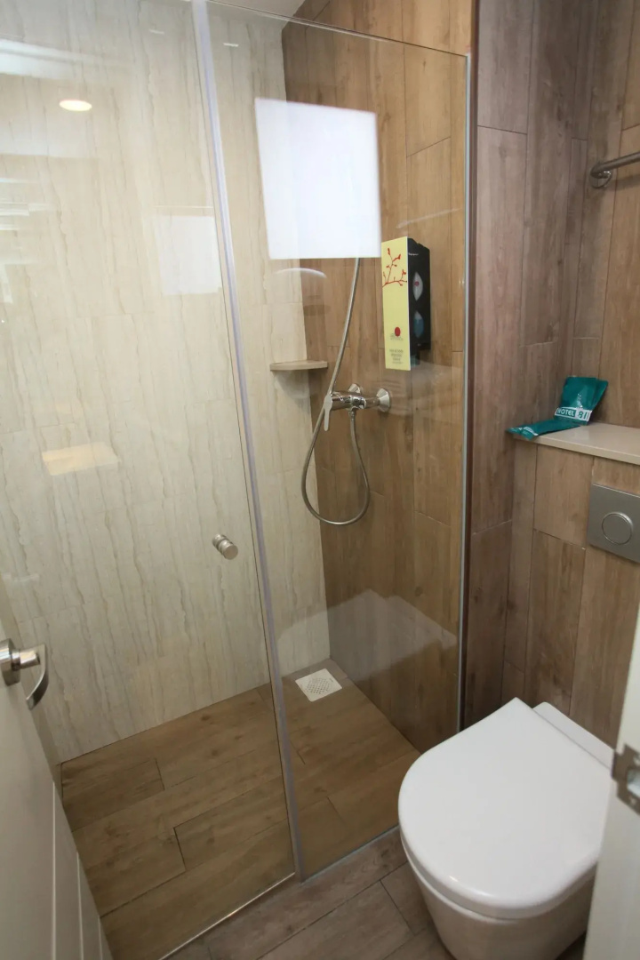 Отель 81 Premier Star