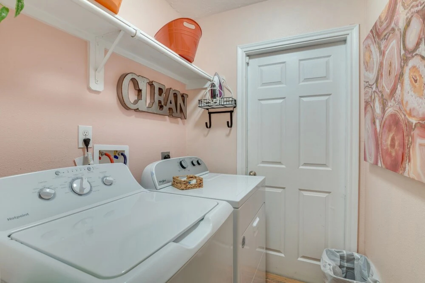 Central Seabrook Home: Pool ~ 2 Mi to Nasa Center!