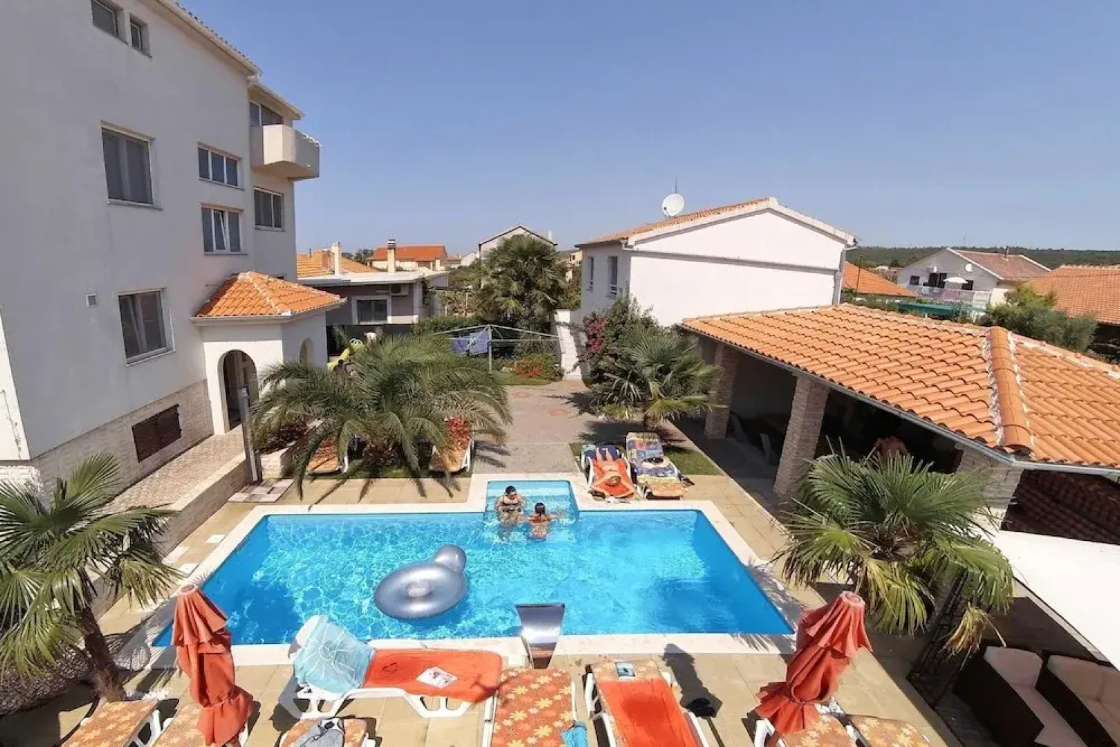 Tomo - Open Pool and Pool for Children - A4