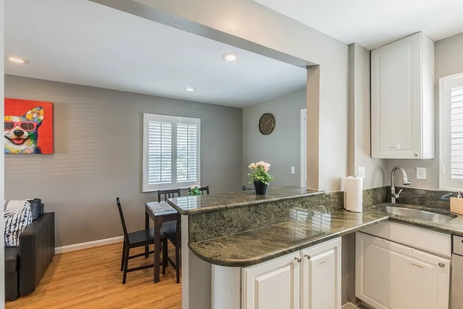 Luxurious 3br 2ba Townhouse with cozy backyard