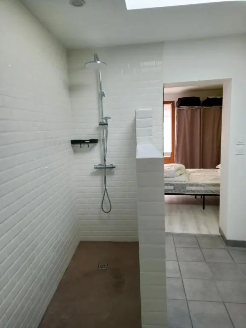 Maison de 3 chambres avec jardin clos et wifi a Quettehou