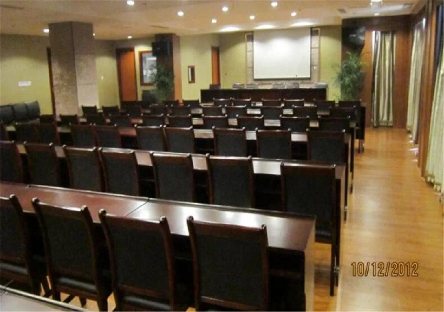 Liangshan Golden Beach Hotel