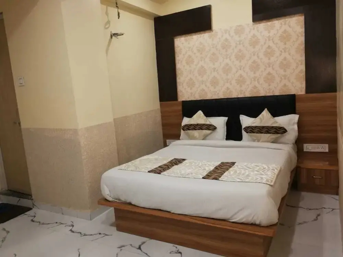 Hotel New Pathik-Ahmedabad
