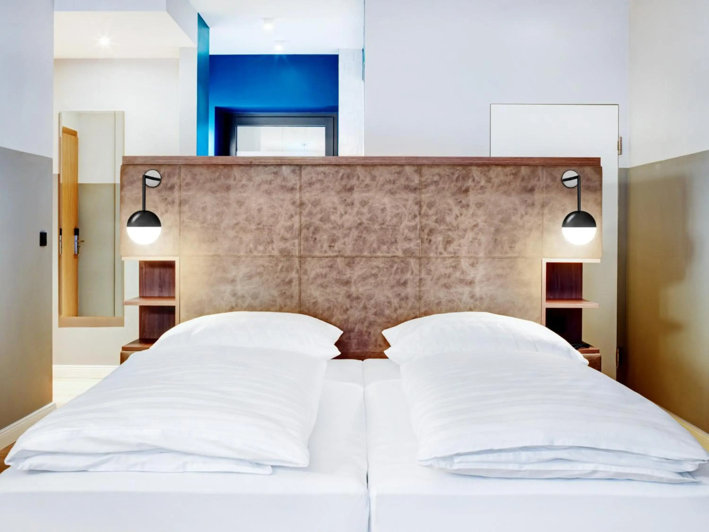 Stage 12 Hotel by Penz